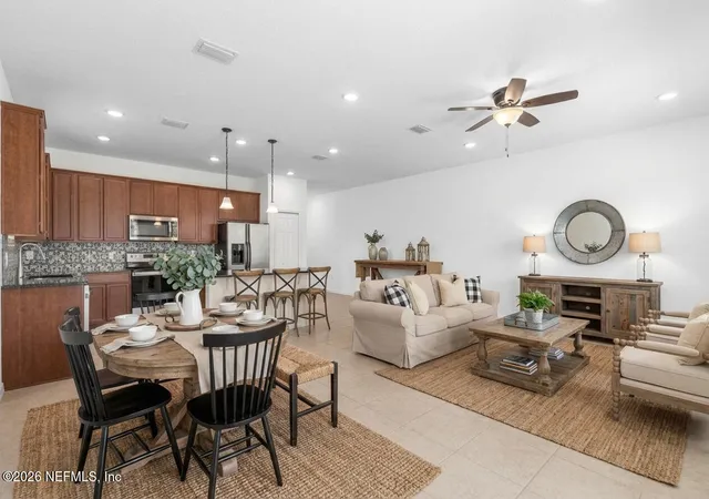 2nd image of 3 Oakleaf Wy, Palm Coast, FL 32137 | MLS# 2132026