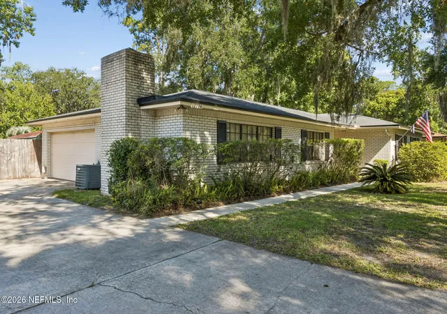 Photo 3 of Single family home for sale at 12994 Silver Oak Dr, Jacksonville, FL 32223 | MLS# 2154931 | Listing updated on 2026-08-31
