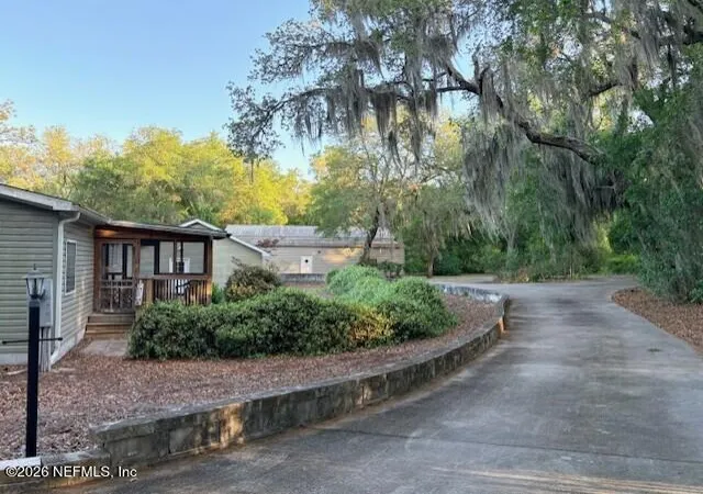 4th image of 240 Swan Lake Dr, Melrose, FL 32666 | MLS# 2143311