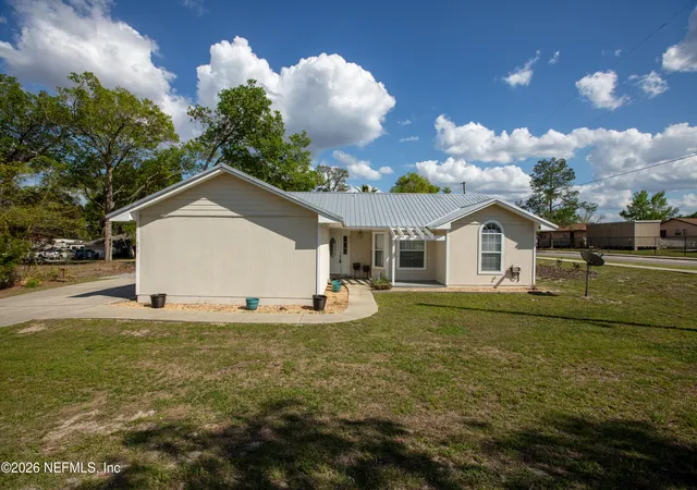 1st image of 675 Sw Orchid Ave, Keystone Heights, FL 32656 | MLS# 2132931