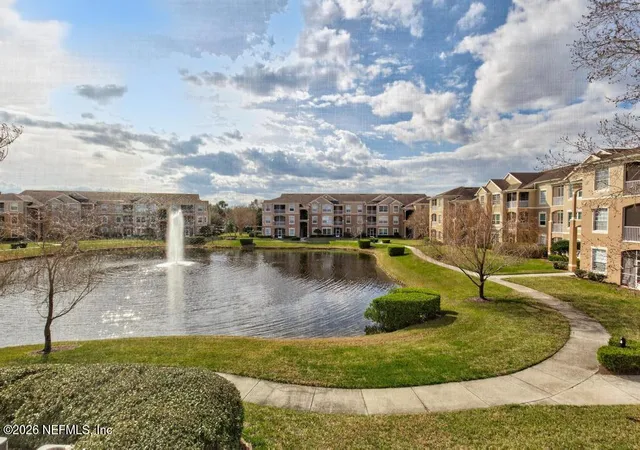 2nd image of 7990 Baymeadows Rd E, Jacksonville, FL 32256