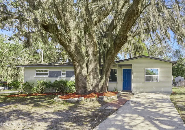 Homes for sale in Orange Park, FL | 395 Arora Blvd, Orange Park, FL 32073 | MLS# 2133181