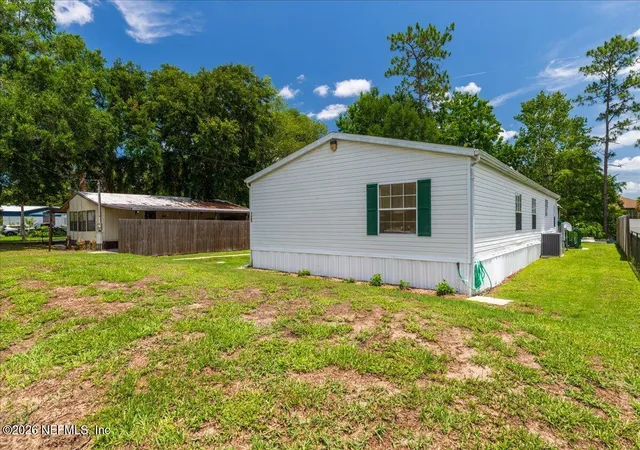Photo 4 of Manufactured home for sale at 120 Waterway Ave, Satsuma, FL 32189 | MLS# 2133192 | Listing updated on 2026-07-03