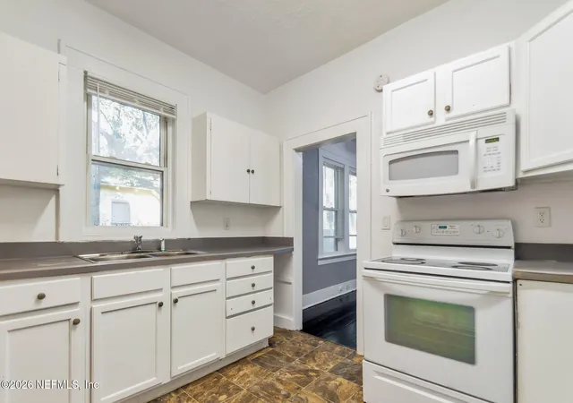 2nd image of 74 W 27th St, Jacksonville, FL 32206 | MLS# 2133270