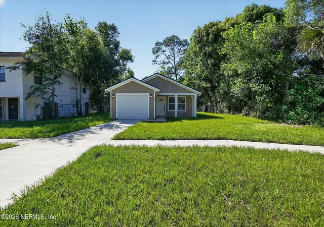 3rd image of 1725 Helena St, Jacksonville, FL 32208 | MLS# 2133872