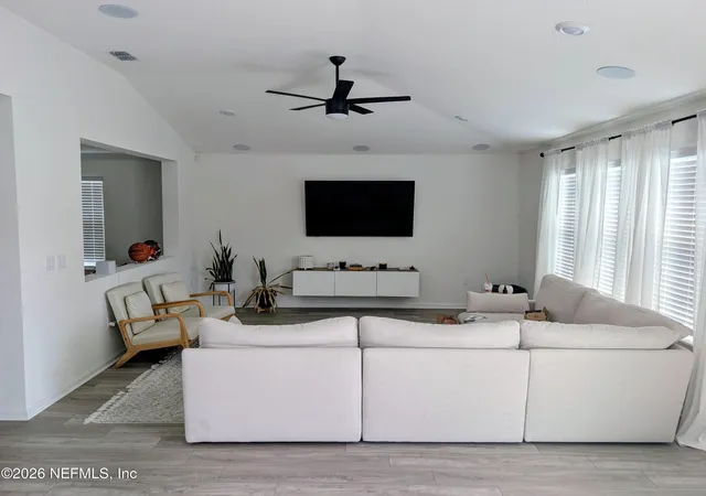 4th image of 10404 Collins Field Cir, Jacksonville, FL 32222 | MLS# 2133903