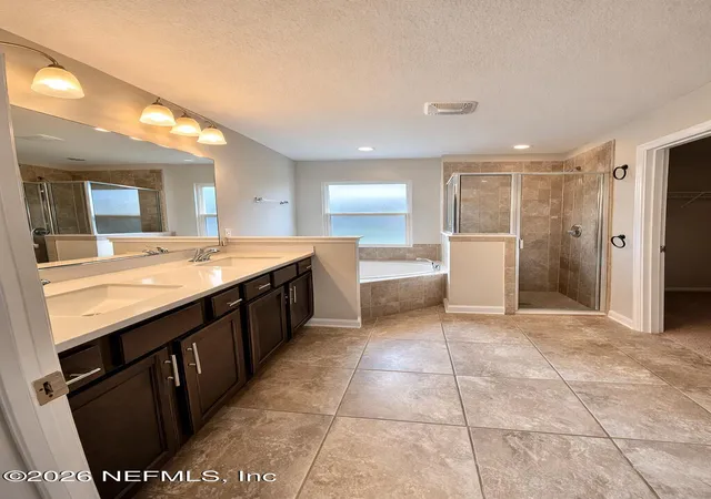 5th image of 5937 Round Table Rd Rd, Jacksonville, FL 32254 | MLS# 2133978