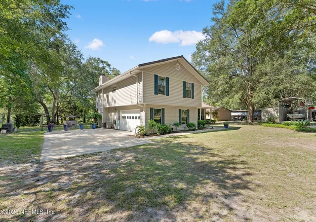 Homes for sale in Saint George, GA | 323 St Marys River Bluff Rd, Saint George, GA 31562 | MLS# 2134431