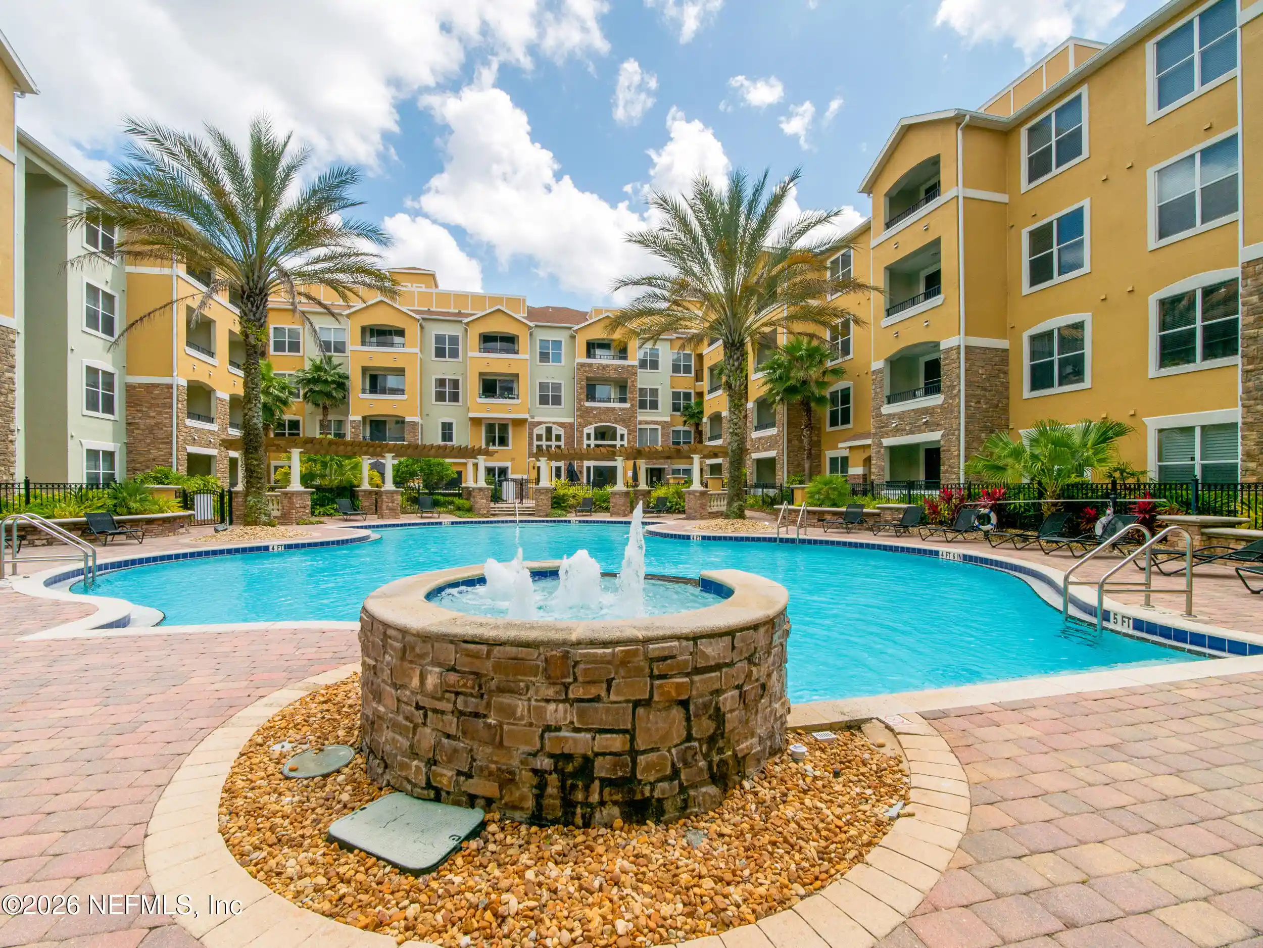 Listing Photo 1 - Condo for sale in 8539 Gate Pkwy located at 8539 Gate Pkwy, Jacksonville, FL 32216 - Unit #9233