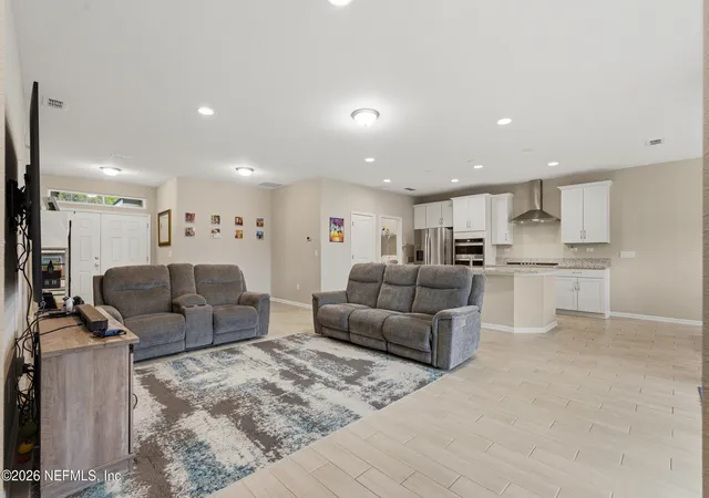 4th image of 635 Sycamore Wy, Orange Park, FL 32073 | MLS# 2134473