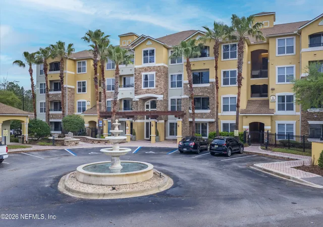 Homes for sale in Jacksonville, FL | 8539 Gate Pkwy W #438, Jacksonville, FL 32216 | MLS# 2135922