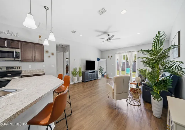 4th image of 1378 Sarahs Landing Dr, Jacksonville, FL 32221 | MLS# 2136608