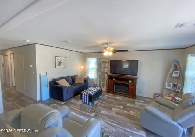 Photo 3 of Manufactured home for sale at 203 SW 5th Avenue, Palatka, FL 32177 | MLS# 2135085 | Listing updated on 2026-08-03