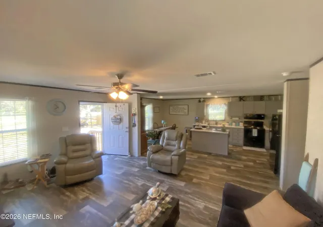 Photo 4 of Manufactured home for sale at 203 SW 5th Avenue, Palatka, FL 32177 | MLS# 2135085 | Listing updated on 2026-08-03