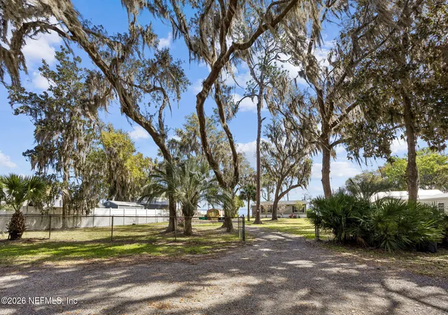 Photo 2 of Manufactured home for sale at 108 Sandra Ln, Crescent City, FL 32112 | MLS# 2136447 | Listing updated on 2026-03-25