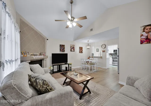 Homes for sale in Jacksonville, FL | 8300 Plaza Gate Ln #1122, Jacksonville, FL 32217 | MLS# 2135968