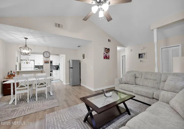 Homes for sale in Jacksonville, FL | 8300 Plaza Gate Ln #1122, Jacksonville, FL 32217 | MLS# 2135968