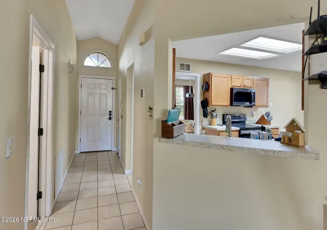 5th image of 8457 Sugartree Dr, Jacksonville, FL 32244 | MLS# 2136081