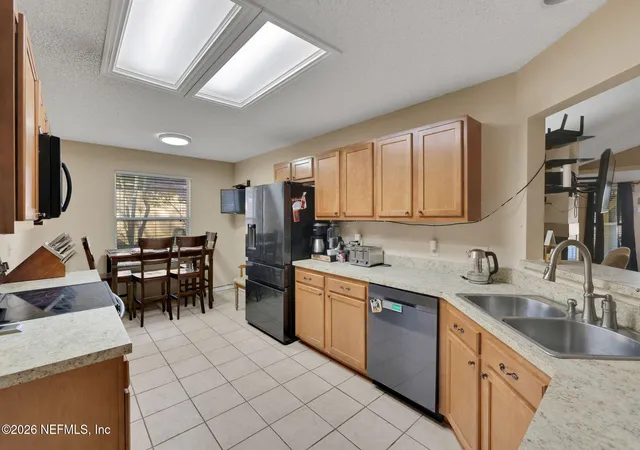 3rd image of 8457 Sugartree Dr, Jacksonville, FL 32244 | MLS# 2136081