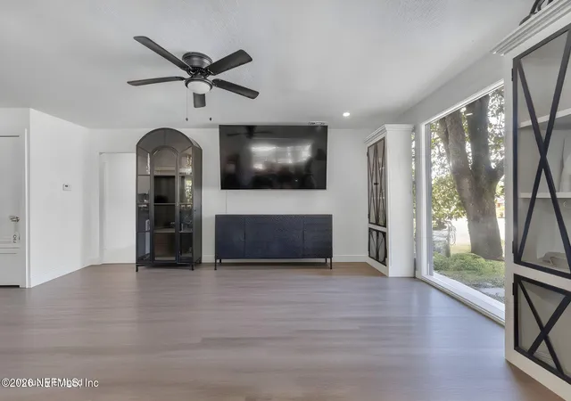 3rd image of 1546 Palmdale St, Jacksonville, FL 32208 | MLS# 2136488