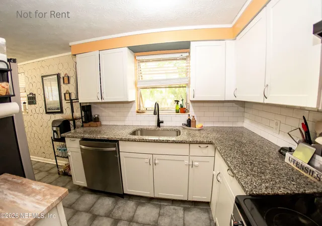 Homes for sale in Jacksonville, FL | 7584 Raborn Ln, Jacksonville, FL 32210 | MLS# 2138458