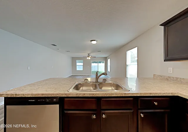 4th image of 1384 Sarahs Landing Dr, Jacksonville, FL 32221 | MLS# 2137074