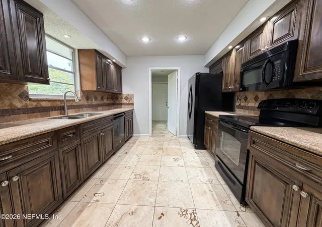 2nd image of 606 Gulfstream Trl S, Orange Park, FL 32073 | MLS# 2136817