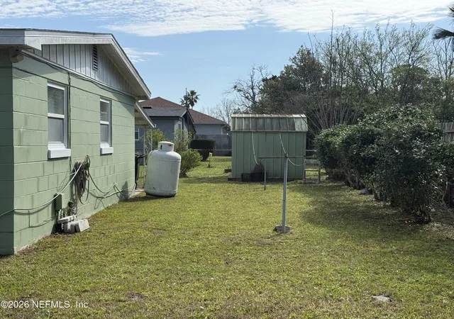 8th image of 850 Sailfish Dr E, Atlantic Beach, FL 32233 | MLS# 2139023