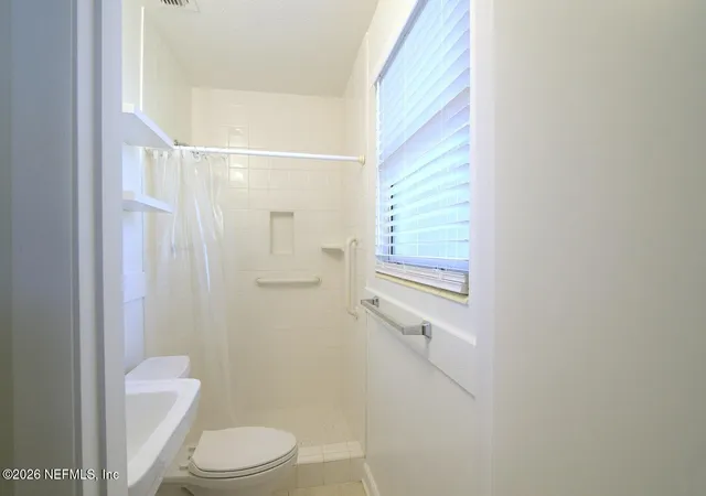24th image of 477 Sailfish Dr E, Atlantic Beach, FL 32233 | MLS# 2137261