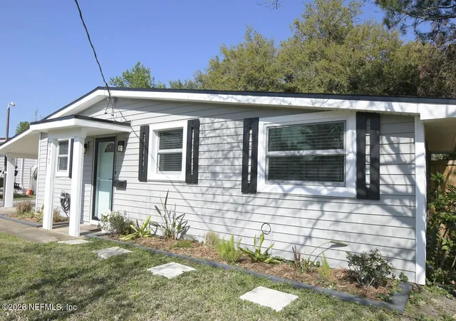 5th image of 477 Sailfish Dr E, Atlantic Beach, FL 32233 | MLS# 2137261