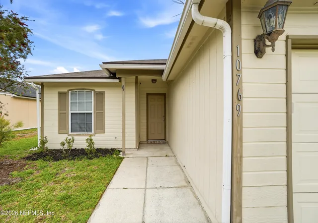 Homes for sale in Jacksonville, FL | 10769 Alumni Wy, Jacksonville, FL 32246 | MLS# 2137484