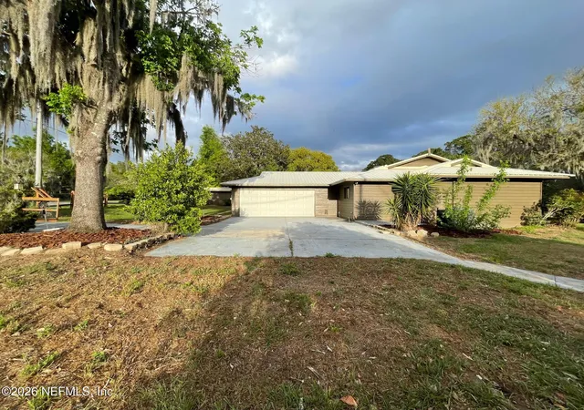 Homes for sale in Interlachen, FL | 125 Twin Lake Grove Dr, Interlachen, FL 32148 | MLS# 2138713