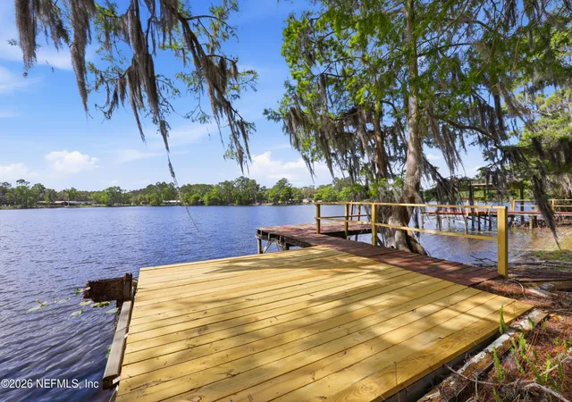 Homes for sale in Interlachen, FL | 125 Twin Lake Grove Dr, Interlachen, FL 32148 | MLS# 2138713