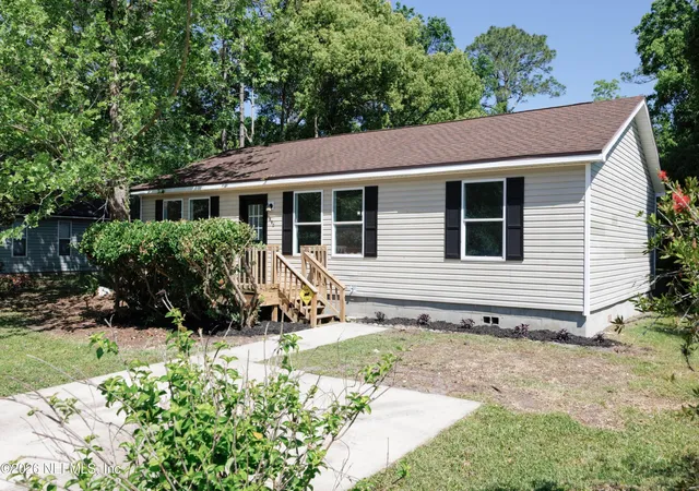 Photo 2 of Single family home for sale at 900 Helen St, Saint Augustine, FL 32084 | MLS# 2137582 | Listing updated on 2026-03-31