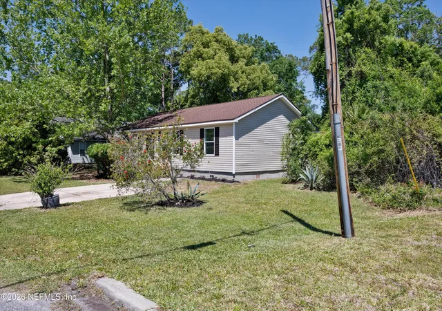 Photo 3 of Single family home for sale at 900 Helen St, Saint Augustine, FL 32084 | MLS# 2137582 | Listing updated on 2026-03-31