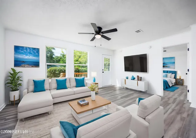 Photo 4 of Single family home for sale at 900 Helen St, Saint Augustine, FL 32084 | MLS# 2137582 | Listing updated on 2026-03-31