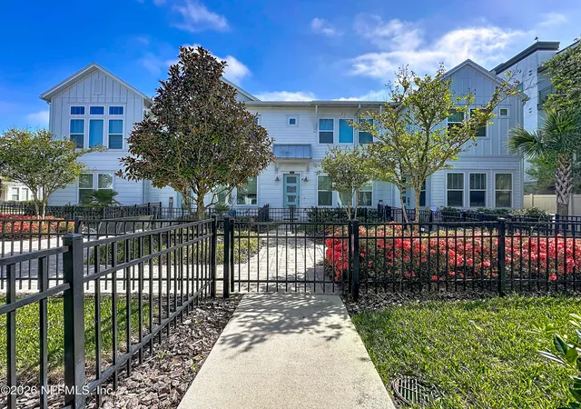Homes for sale in Jacksonville, FL | 7441 Beach Walk Pl, Jacksonville, FL 32256 | MLS# 2137824