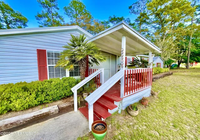2nd image of 129 Crystal Lake Dr, Melrose, FL 32666 | MLS# 2137812