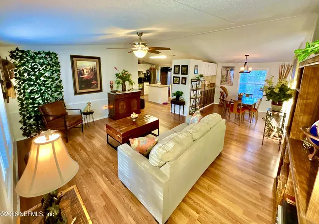 4th image of 129 Crystal Lake Dr, Melrose, FL 32666 | MLS# 2137812