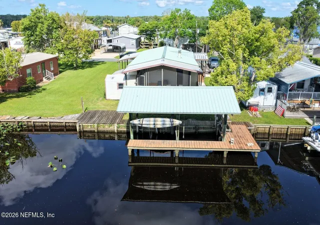 Photo 1 of Sale Pending at 160 Moonlite Dr, Welaka, FL 32193 | MLS# 2138670 | Listing updated on 2026-08-20