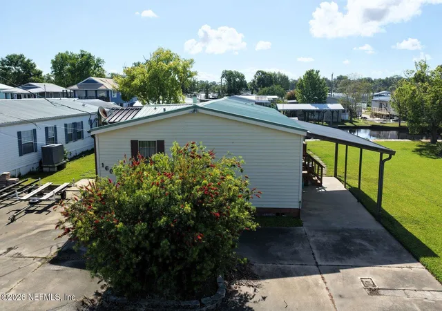 Photo 2 of Sale Pending at 160 Moonlite Dr, Welaka, FL 32193 | MLS# 2138670 | Listing updated on 2026-08-20