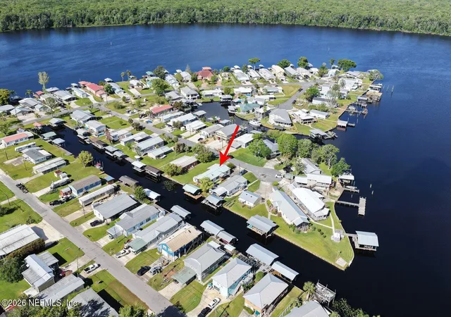 Photo 3 of Sale Pending at 160 Moonlite Dr, Welaka, FL 32193 | MLS# 2138670 | Listing updated on 2026-08-20