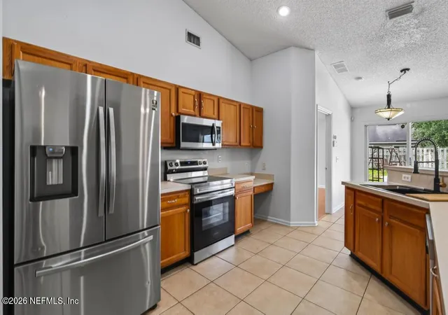 Photo 4 of Single family home for sale at 1431 Blues Crk Dr, Jacksonville, FL 32221 | MLS# 2138363 | Listing updated on 2026-09-30