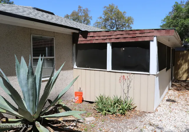 4th image of 569 Camelia St, Atlantic Beach, FL 32233 | MLS# 2138299