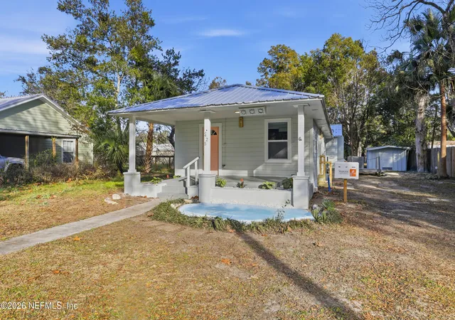 Single family home for sale at 425 SE 2nd Street, Williston, FL 32696 | MLS# 2138288