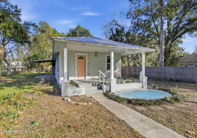 Photo 1 of Single family home for sale at 425 SE 2nd Street, Williston, FL 32696 | MLS# 2138288 | Listing updated on 2026-10-07