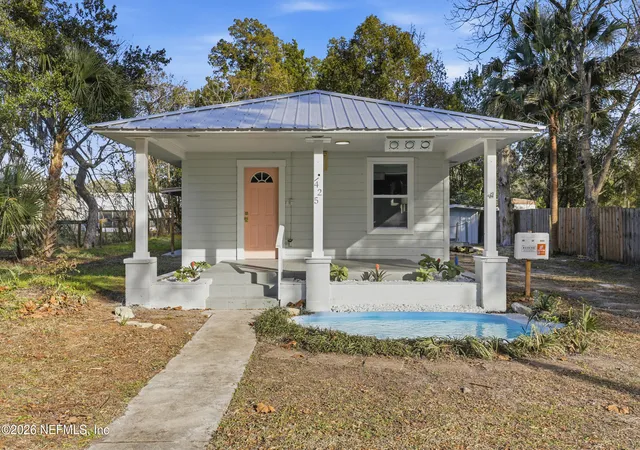 Photo 2 of Single family home for sale at 425 SE 2nd Street, Williston, FL 32696 | MLS# 2138288 | Listing updated on 2026-10-07
