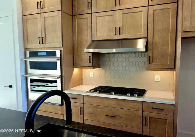 Photo 3 of Townhouse for sale at 1914 Prudential Dr, Jacksonville, FL 32207 | MLS# 2138448 | Listing updated on 2026-09-11