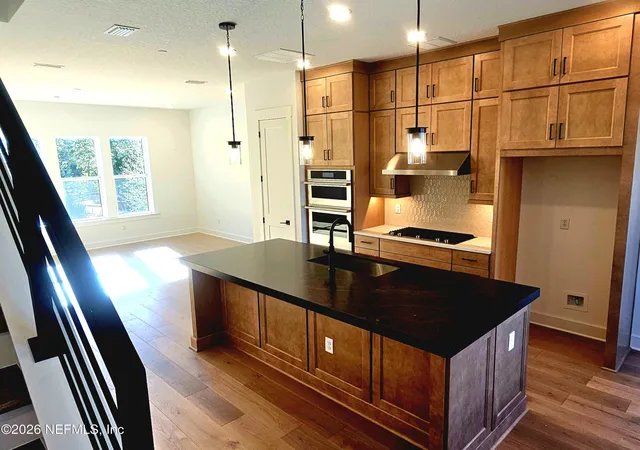 Photo 3 of Townhouse for sale at 1914 Prudential Dr, Jacksonville, FL 32207 | MLS# 2138448 | Listing updated on 2026-09-11