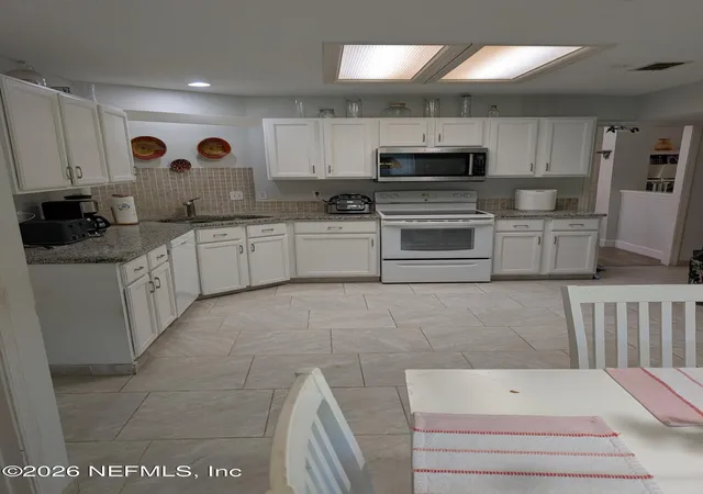 4th image of 11051 Sky Lark Dr, Jacksonville, FL 32257 | MLS# 2138550